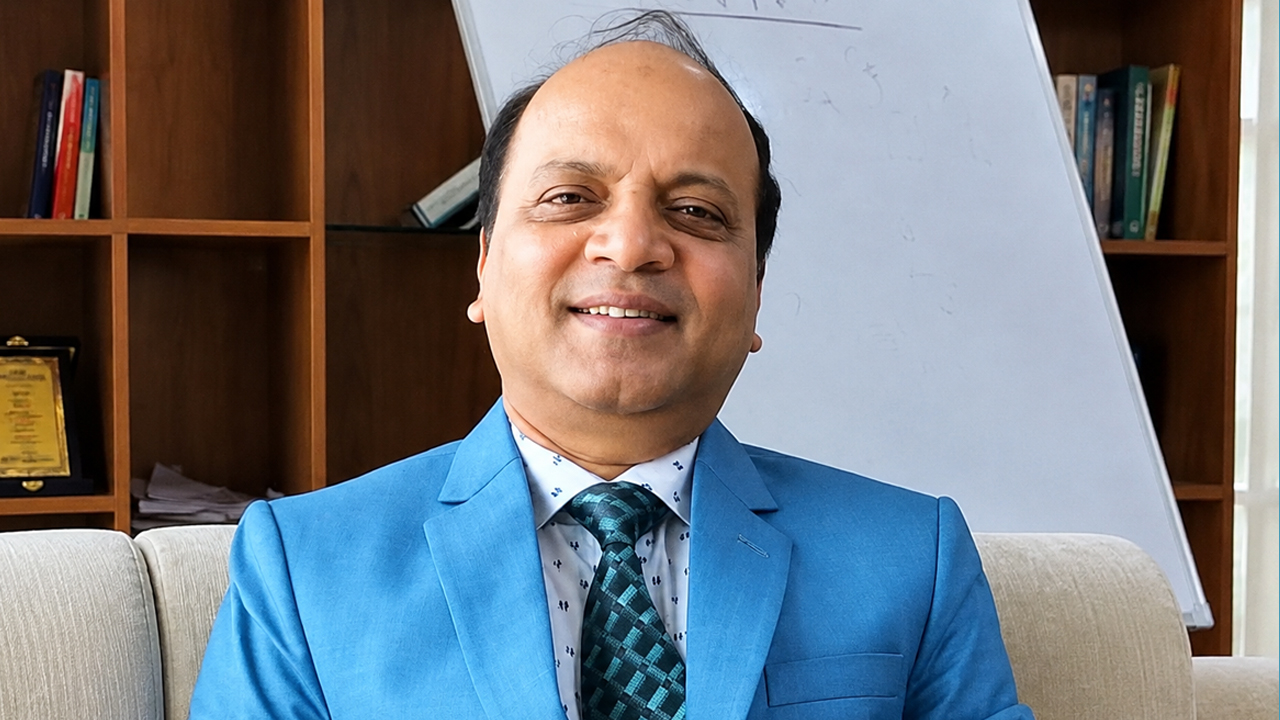 রাজনৈতিক আনুগত্য নয়; রাষ্ট্রকে টিকিয়ে রাখে দক্ষতা ও সততা