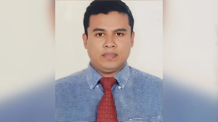 হাসপাতালের শৌচাগারে মেয়াদোত্তীর্ণ ওষুধ, সাময়িক বরখাস্ত হলেন স্বাস্থ্য কর্মকর্তা
