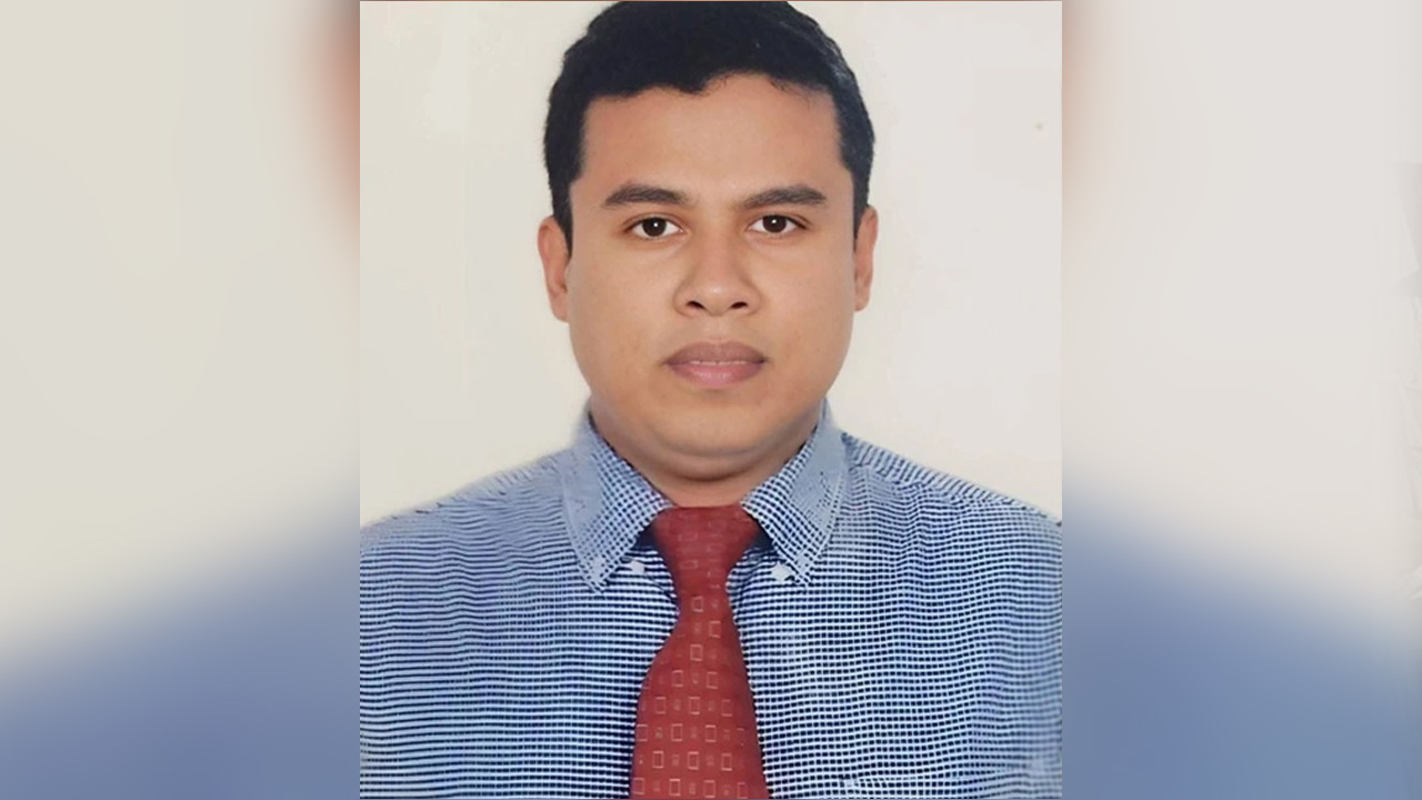 হাসপাতালের শৌচাগারে মেয়াদোত্তীর্ণ ওষুধ, সাময়িক বরখাস্ত হলেন স্বাস্থ্য কর্মকর্তা