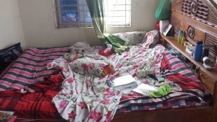 রাজাপুরে দুই বাসায় চুরি, নার্সকে কুপিয়ে স্বর্ণালংকার লুট