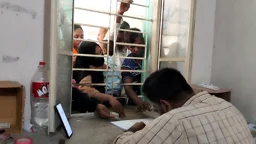 তিন টাকার টিকিটে দিতে হয় ৫ টাকা