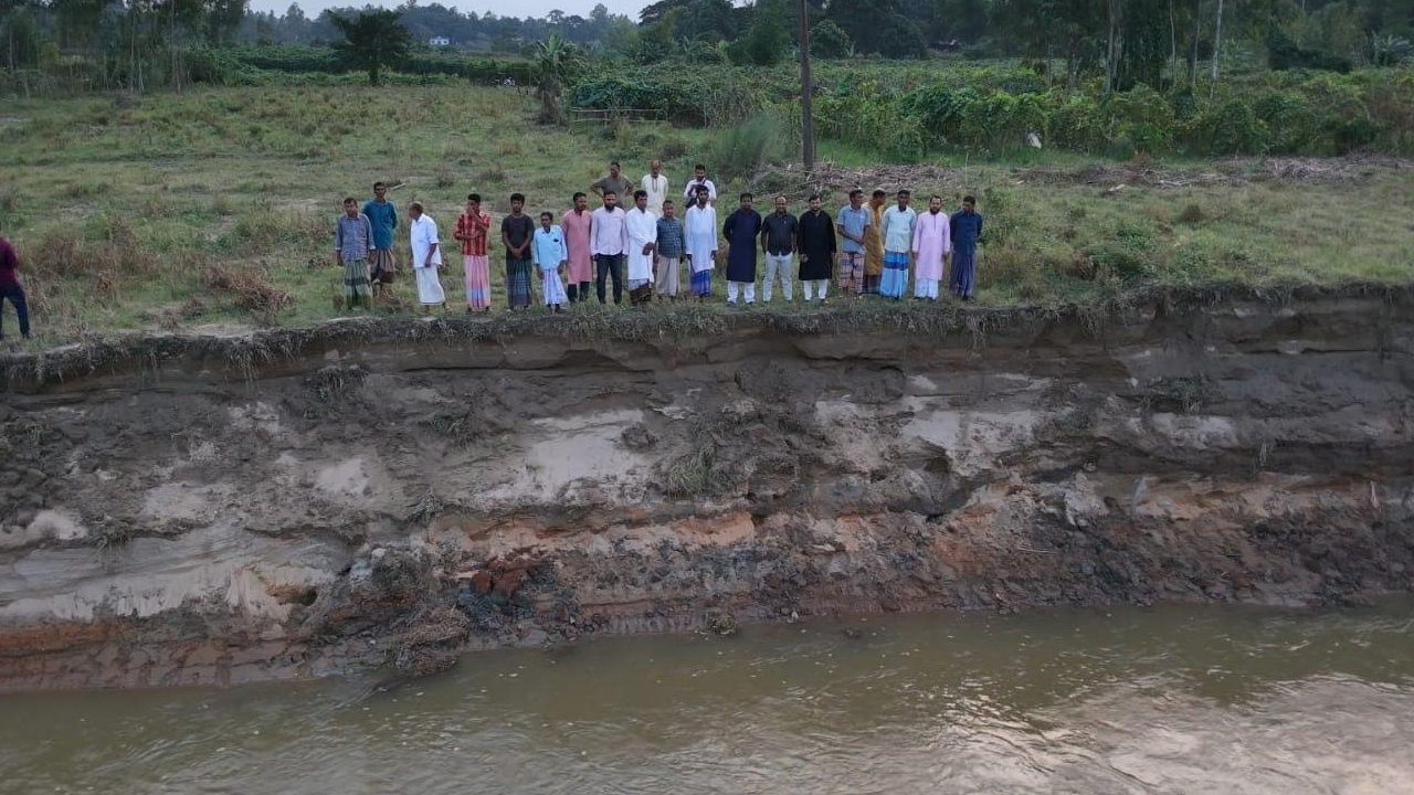 তিন নদীর ২৩ পয়েন্টে ভাঙন, বিলীন হচ্ছে ঘরবাড়ি