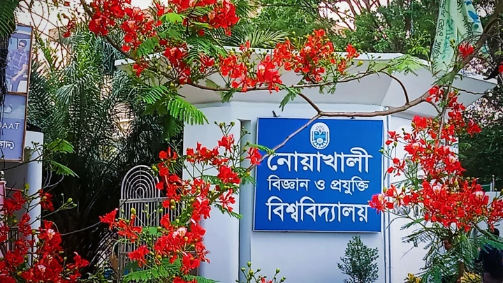 ক্লাস শুরুর একমাসেও হয়নি কেন্দ্রীয় ওরিয়েন্টেশন
