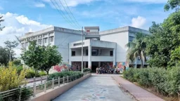 শিক্ষক-শ্রেণিকক্ষ-সরঞ্জাম সংকটে রাবির চারুকলা অনুষদ