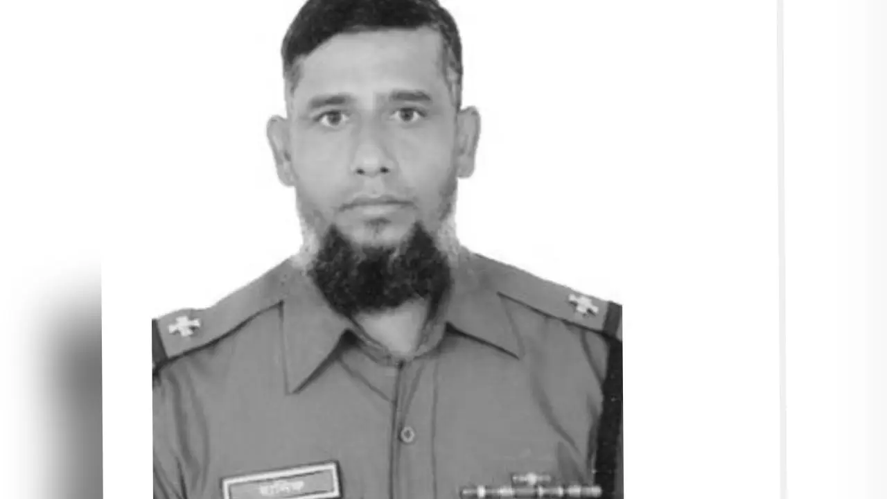 নিহত সহকারী উপপরিদর্শক মো. আবু হানিফ।