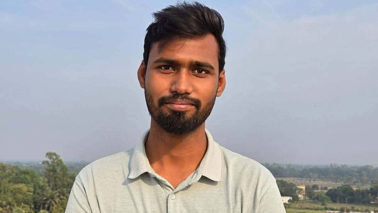 সিট বাতিল হলেও হল ছাড়ছেন না রাবি ছাত্রদল নেতা